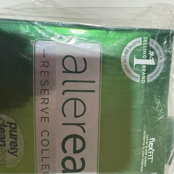 Crease Collection Green Mattress Cover - Picture 10 of 14